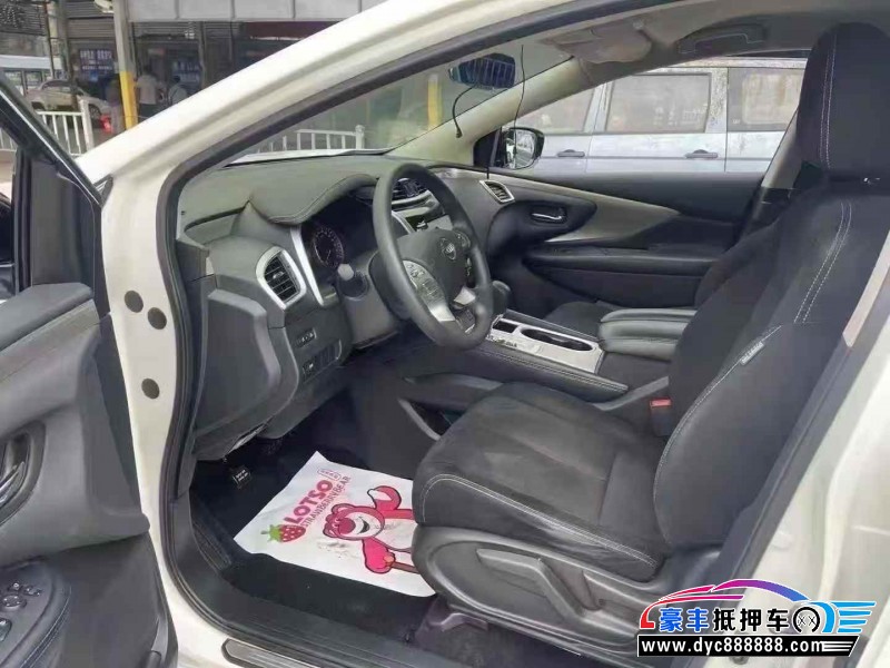 20年日产楼兰轿车抵押车出售