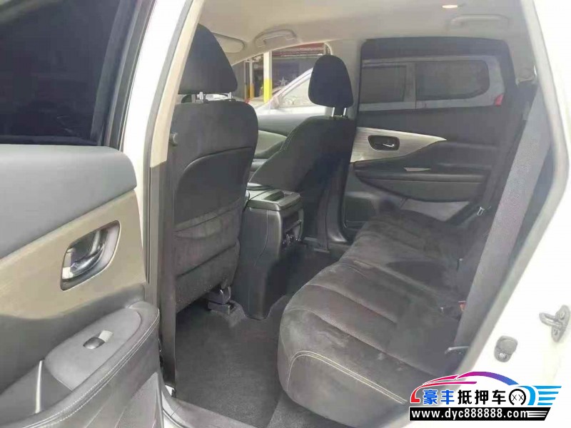 20年日产楼兰轿车抵押车出售