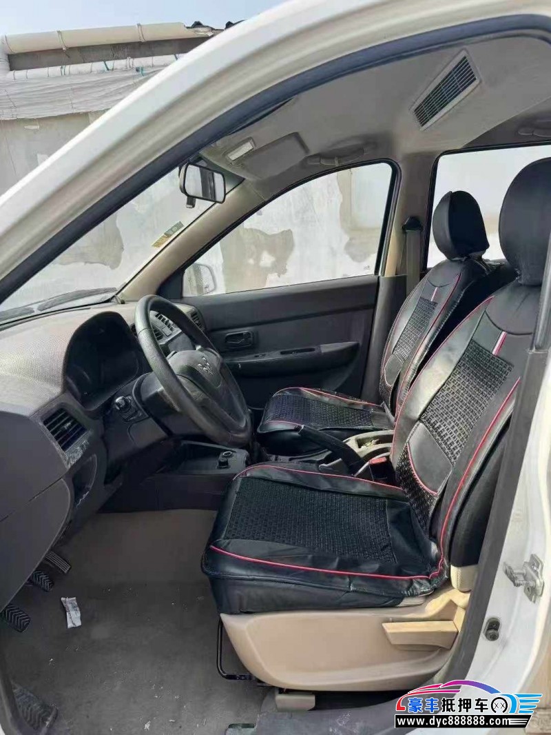 17年五菱汽车五菱宏光轿车抵押车出售