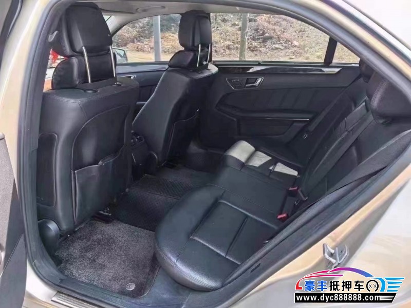 12年奔驰E轿车抵押车出售