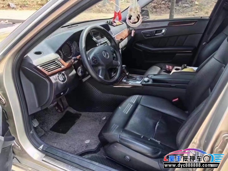 12年奔驰E轿车抵押车出售