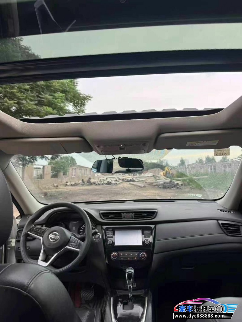 17年日产奇骏轿车抵押车出售