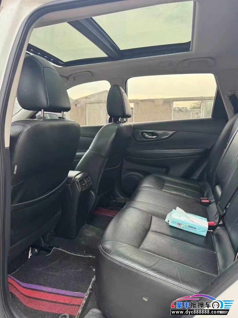 17年日产奇骏轿车抵押车出售