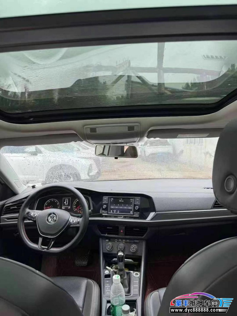 20年大众速腾轿车抵押车出售