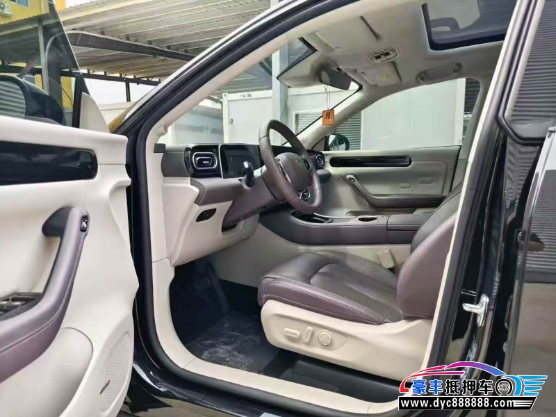 24年零跑C11轿车抵押车出售