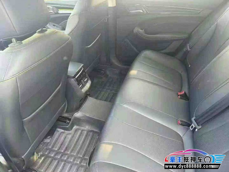 22年荣威i5轿车抵押车出售