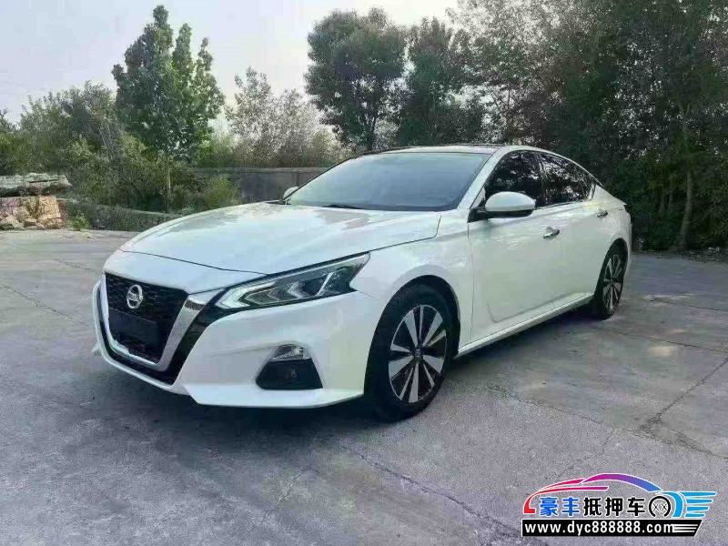 22年日产天籁轿车抵押车出售