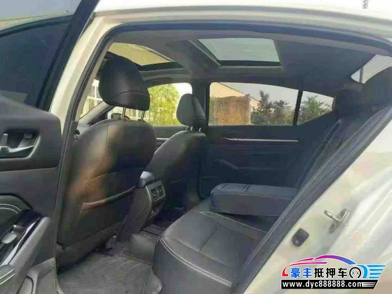 22年日产天籁轿车抵押车出售