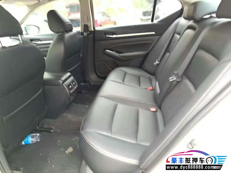 22年日产天籁轿车抵押车出售