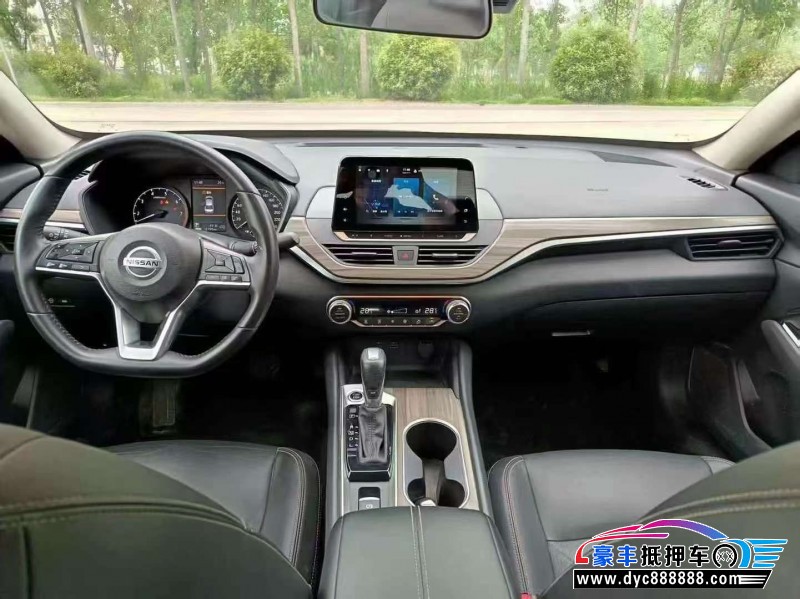 22年日产天籁轿车抵押车出售