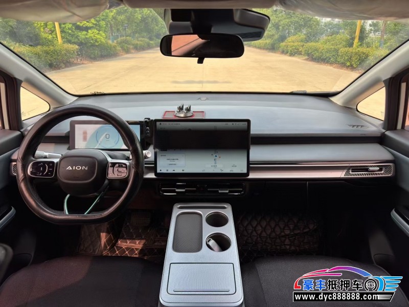 23年埃安Y70轿车抵押车出售