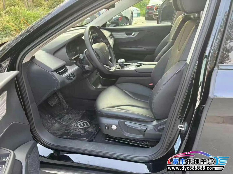 24年红旗EQM5轿车抵押车出售