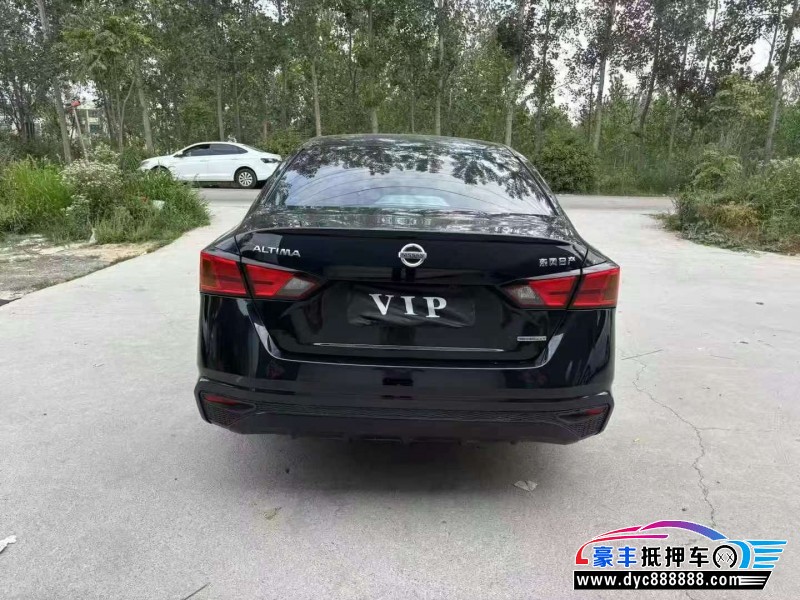 22年日产天籁轿车抵押车出售