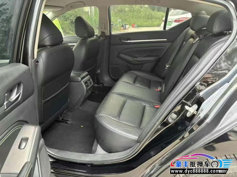 22年日产天籁轿车抵押车出售