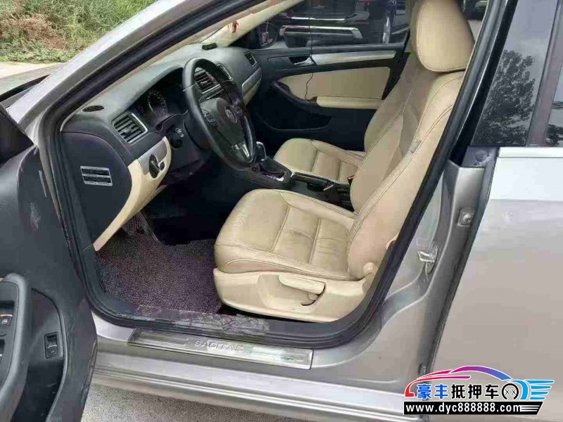 12年大众速腾轿车抵押车出售