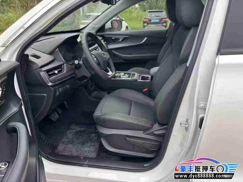 25年奇瑞瑞虎8轿车抵押车出售