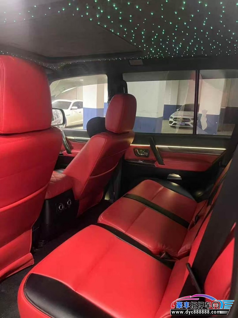 16年三菱帕杰罗轿车抵押车出售