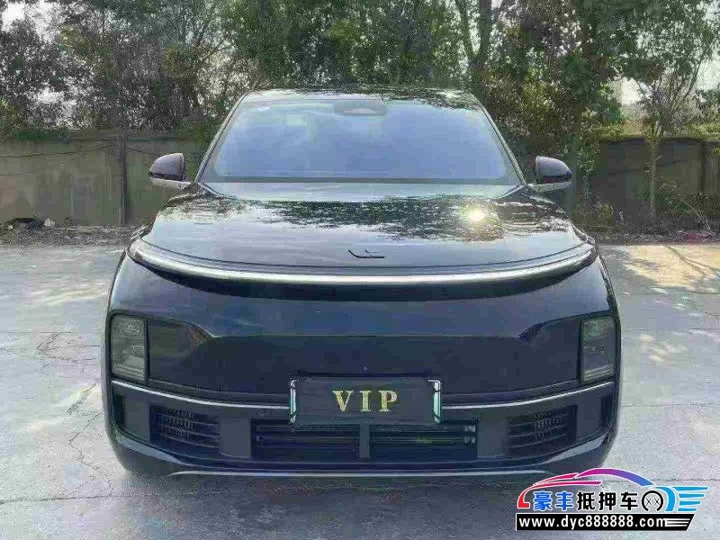 23年理想L8轿车抵押车出售