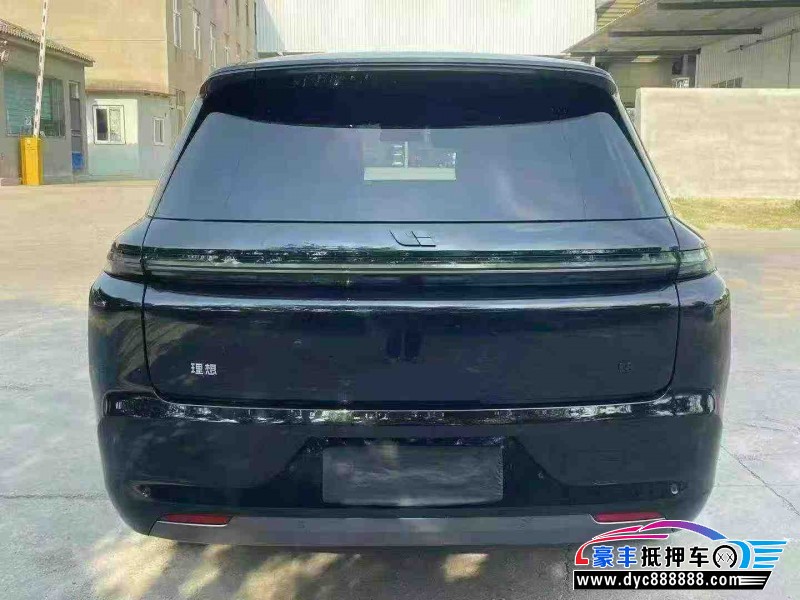 23年理想L8轿车抵押车出售