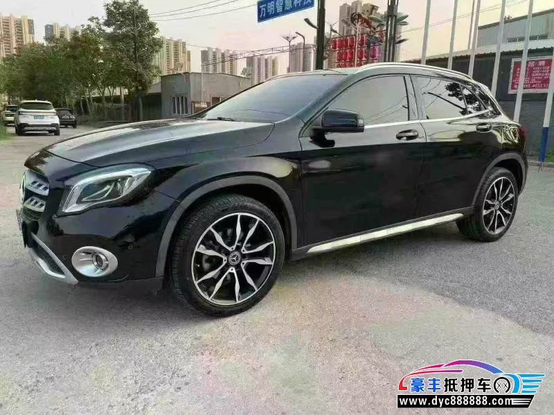 18年奔驰GLA轿车抵押车出售