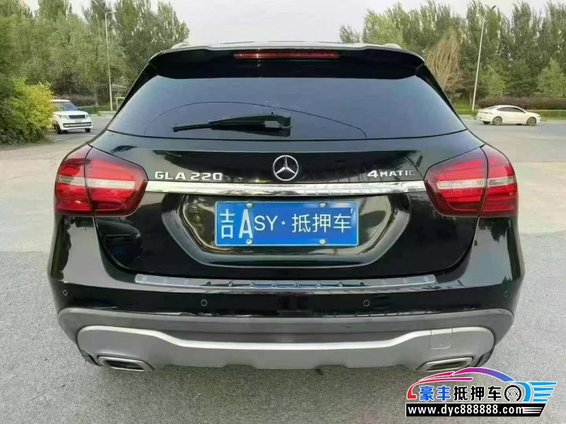 18年奔驰GLA轿车抵押车出售