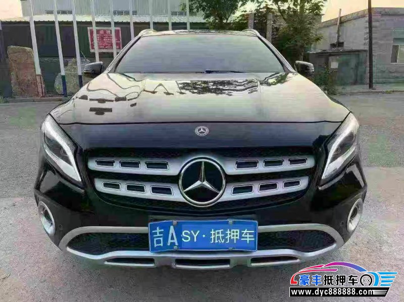 18年奔驰GLA轿车抵押车出售
