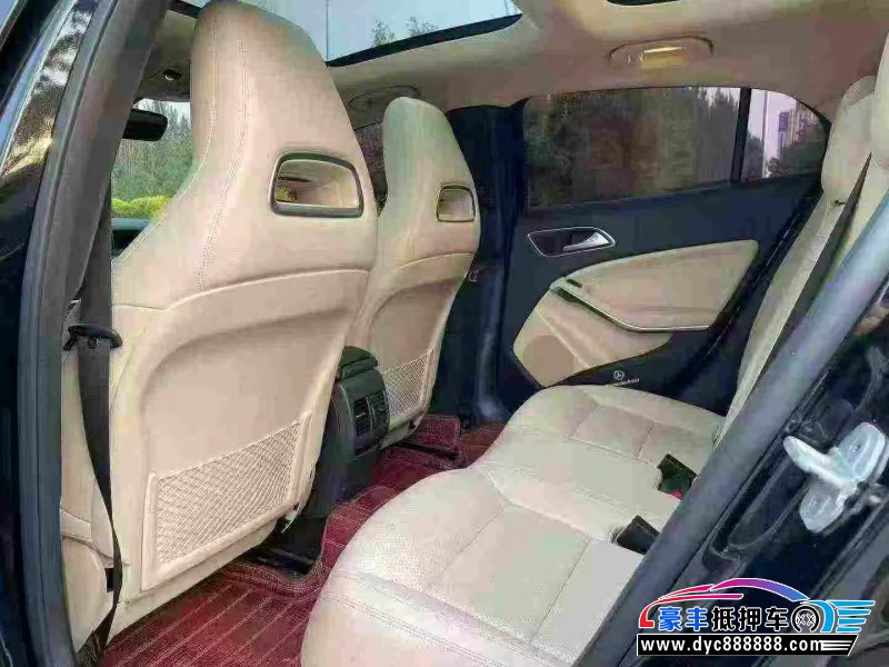 18年奔驰GLA轿车抵押车出售