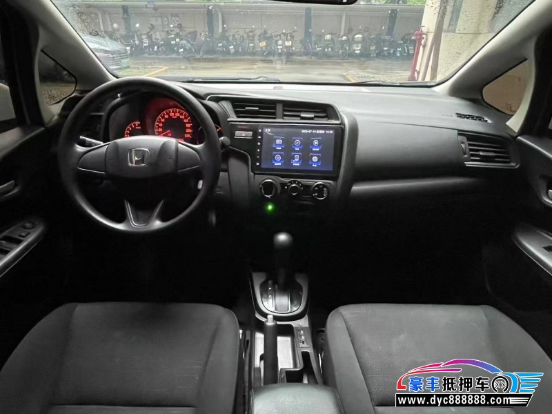 18年本田飞度轿车抵押车出售