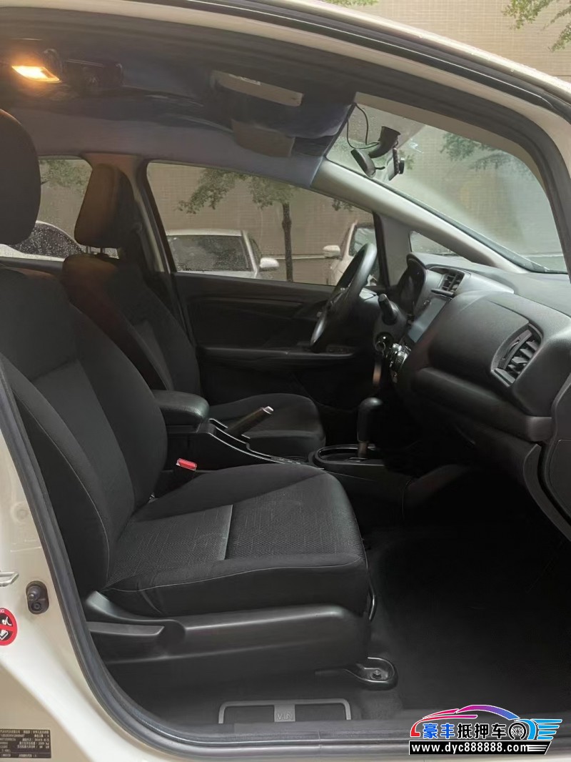 18年本田飞度轿车抵押车出售