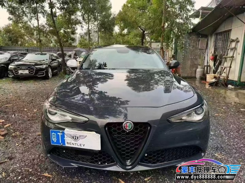17年阿尔法·罗密欧Giulia轿车抵押车出售