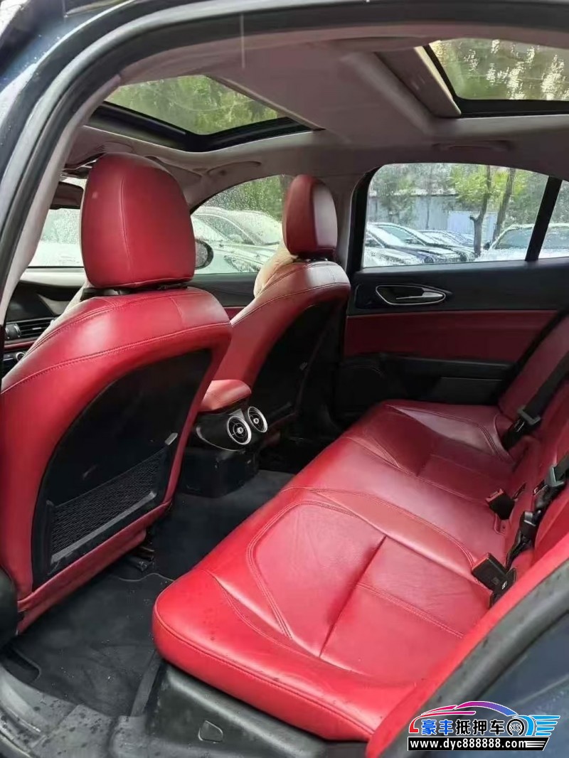 17年阿尔法·罗密欧Giulia轿车抵押车出售