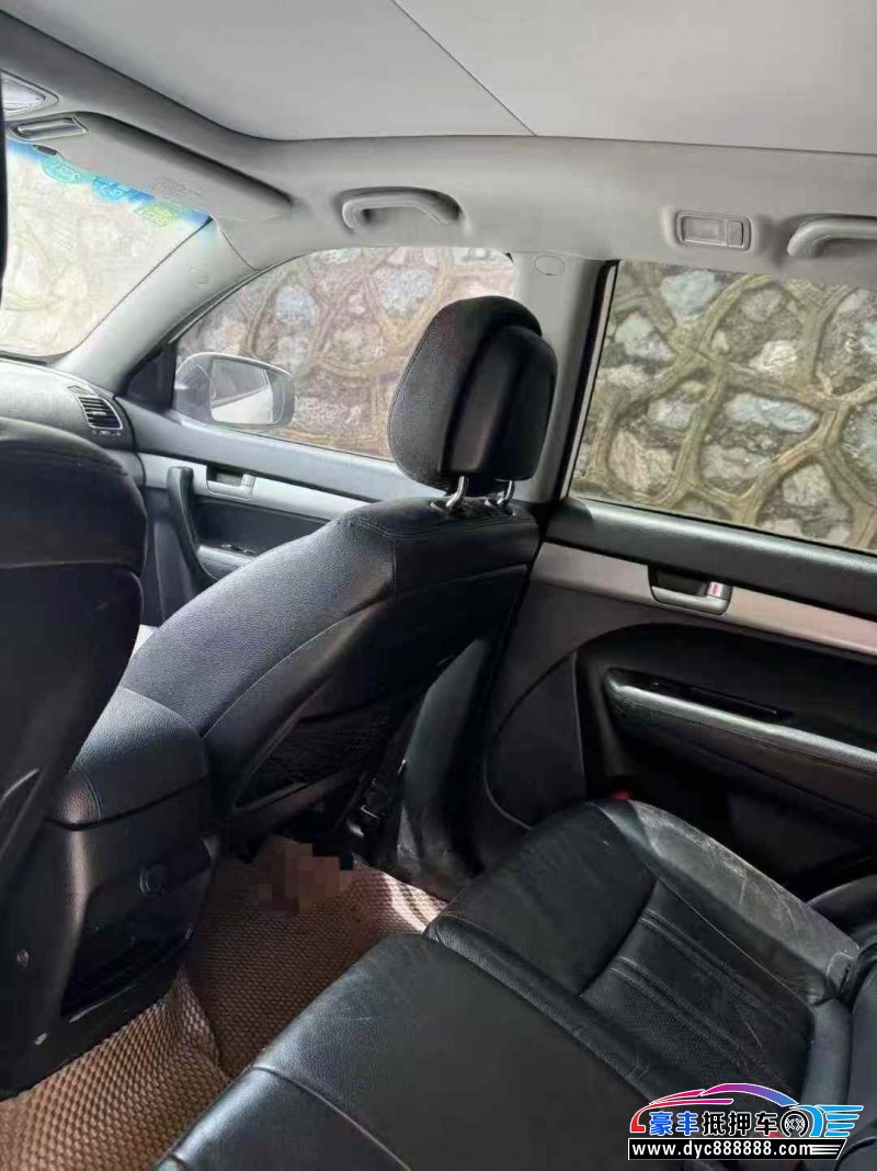 14年起亚索兰托轿车抵押车出售