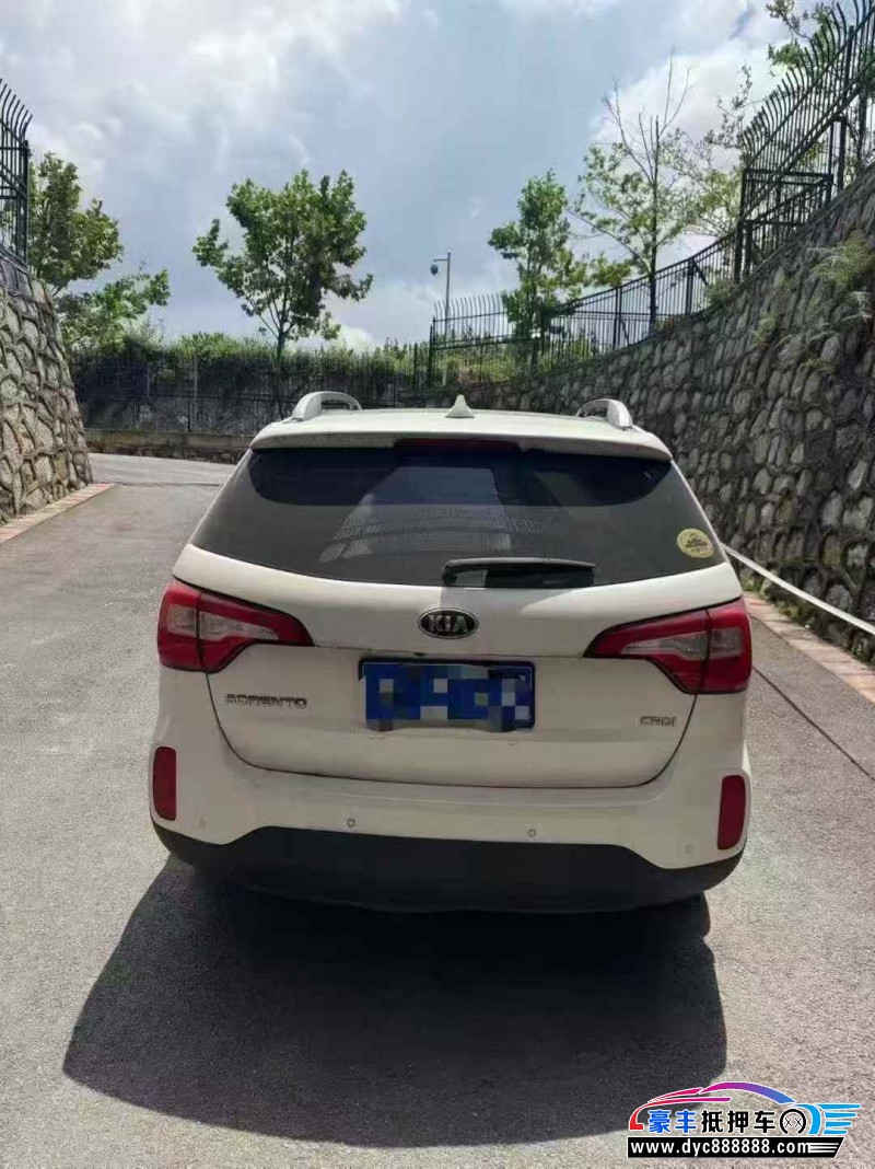 14年起亚索兰托轿车抵押车出售