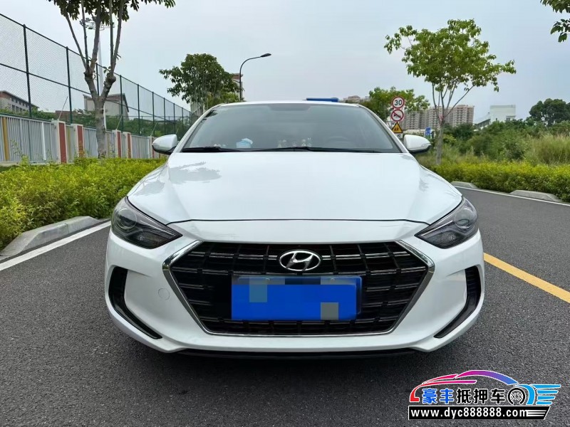抵押车出售21年现代领动轿车