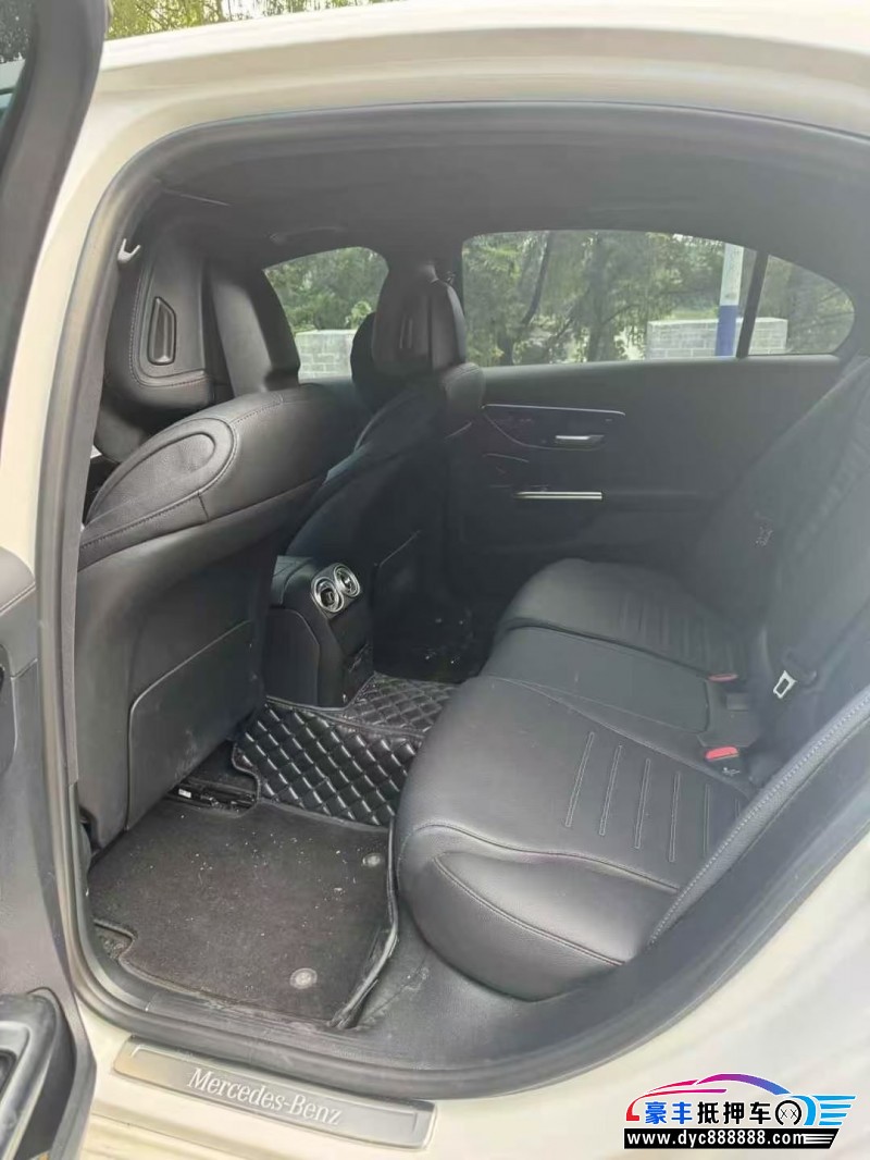 24年奔驰C轿车抵押车出售