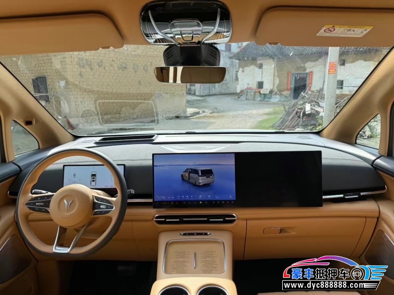 25年岚图梦想家轿车抵押车出售