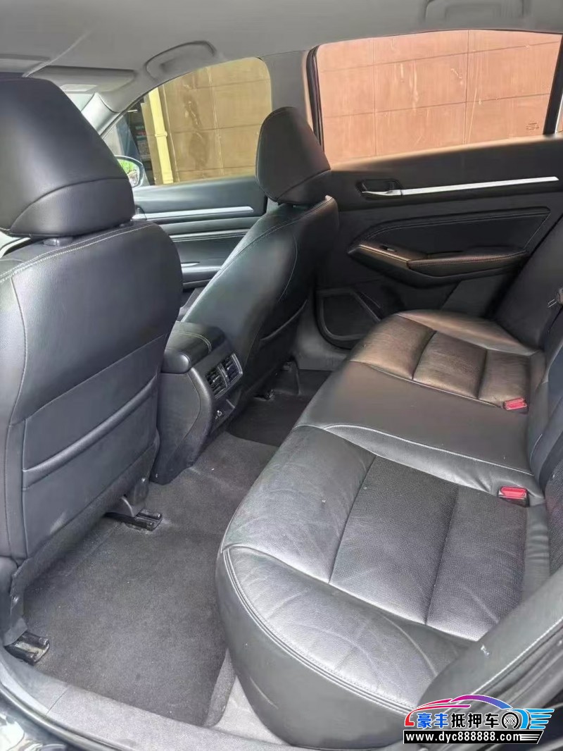 21年日产天籁轿车抵押车出售