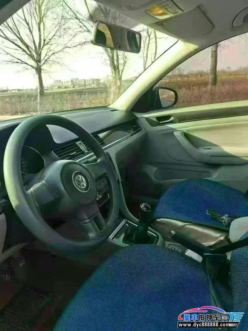 14年大众宝来轿车抵押车出售