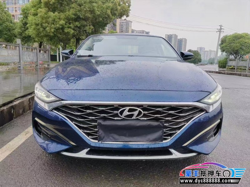 抵押车出售20年现代菲斯塔轿车