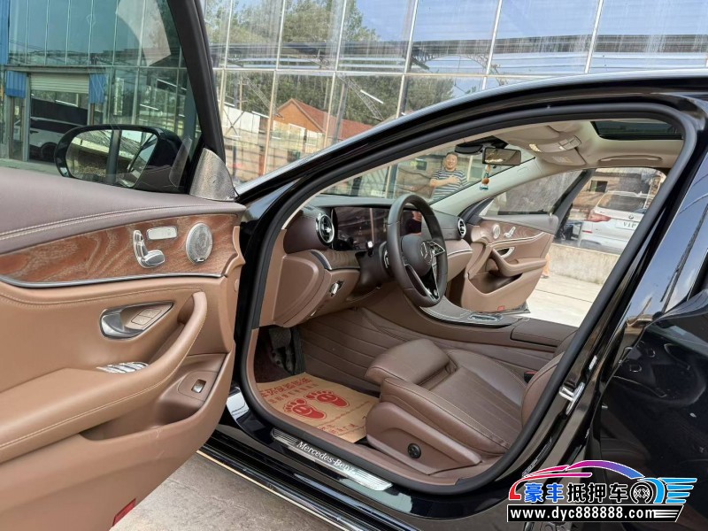 22年奔驰E轿车抵押车出售