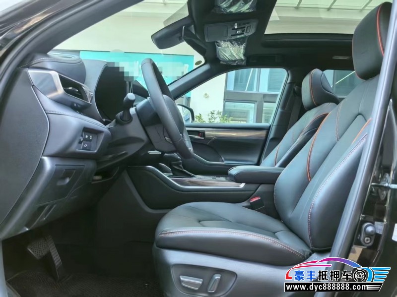 25年丰田皇冠轿车抵押车出售