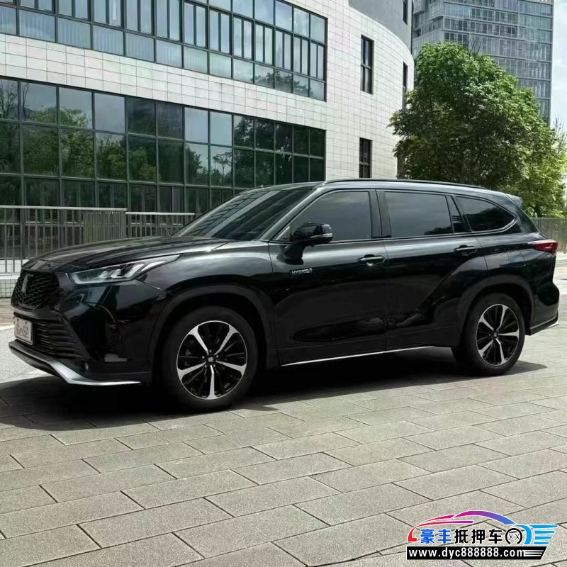 23年丰田皇冠轿车抵押车出售