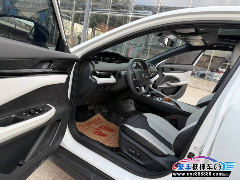 24年长安长安UNI轿车抵押车出售