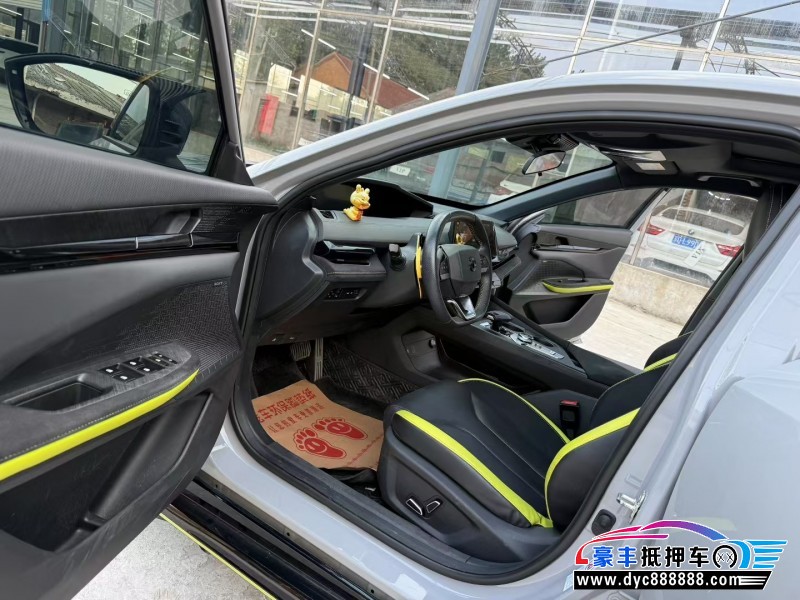 22年长安长安UNI轿车抵押车出售