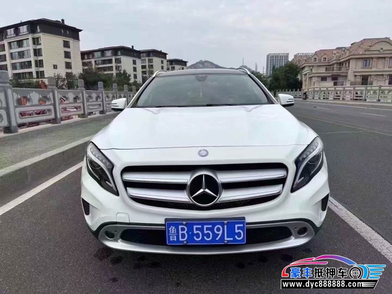 抵押车出售16年奔驰GLA轿车