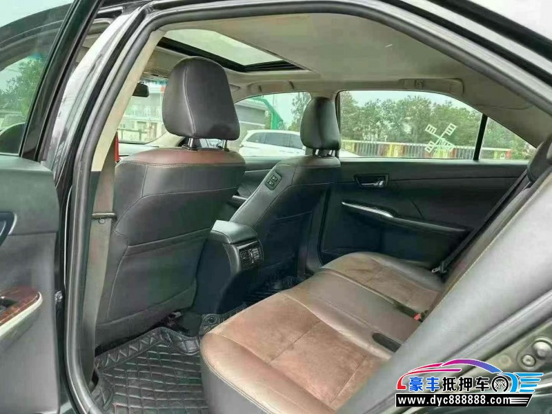 17年丰田凯美瑞轿车抵押车出售