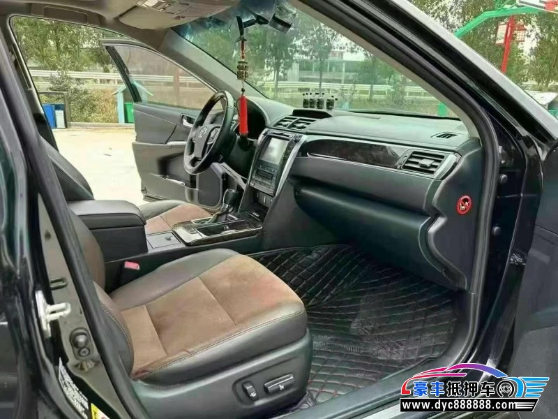 17年丰田凯美瑞轿车抵押车出售