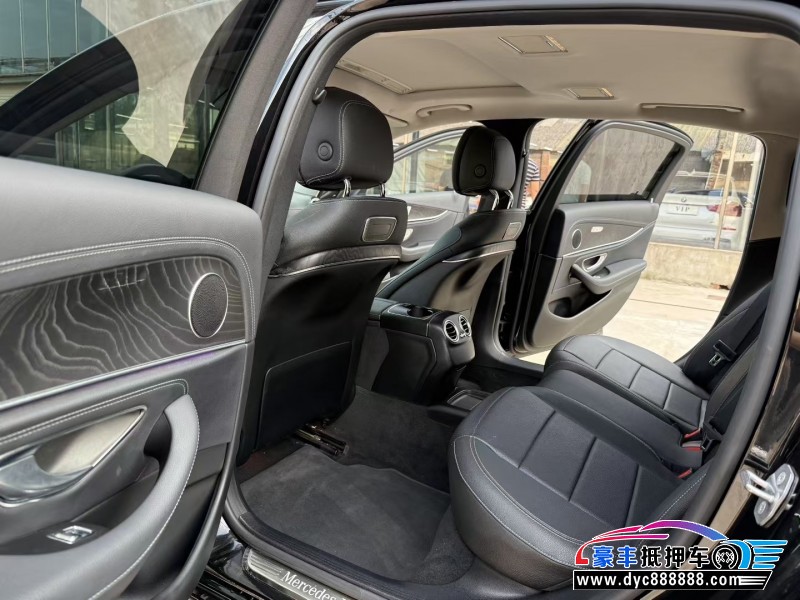 17年奔驰E轿车抵押车出售