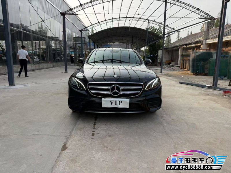 17年奔驰E轿车抵押车出售