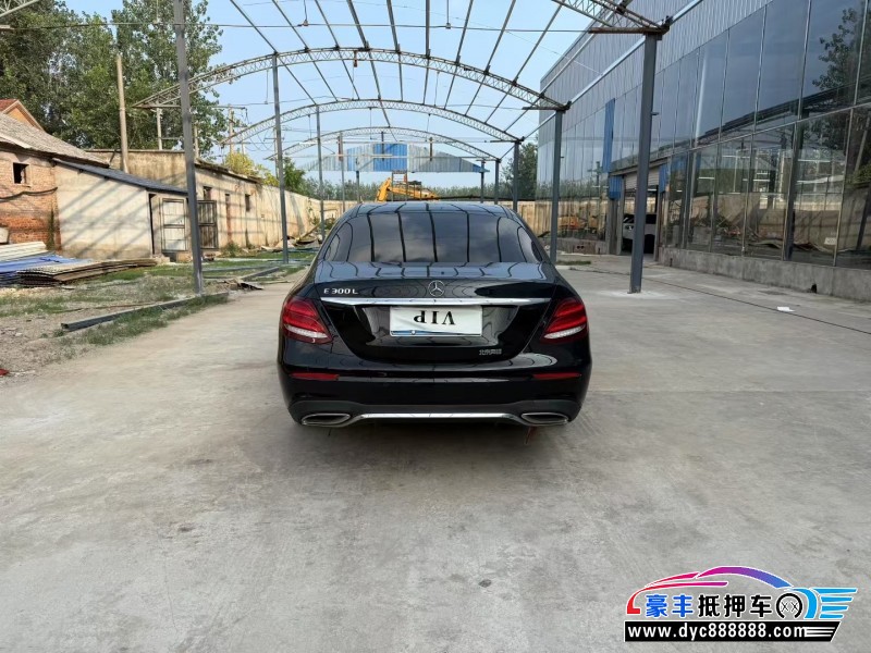 17年奔驰E轿车抵押车出售